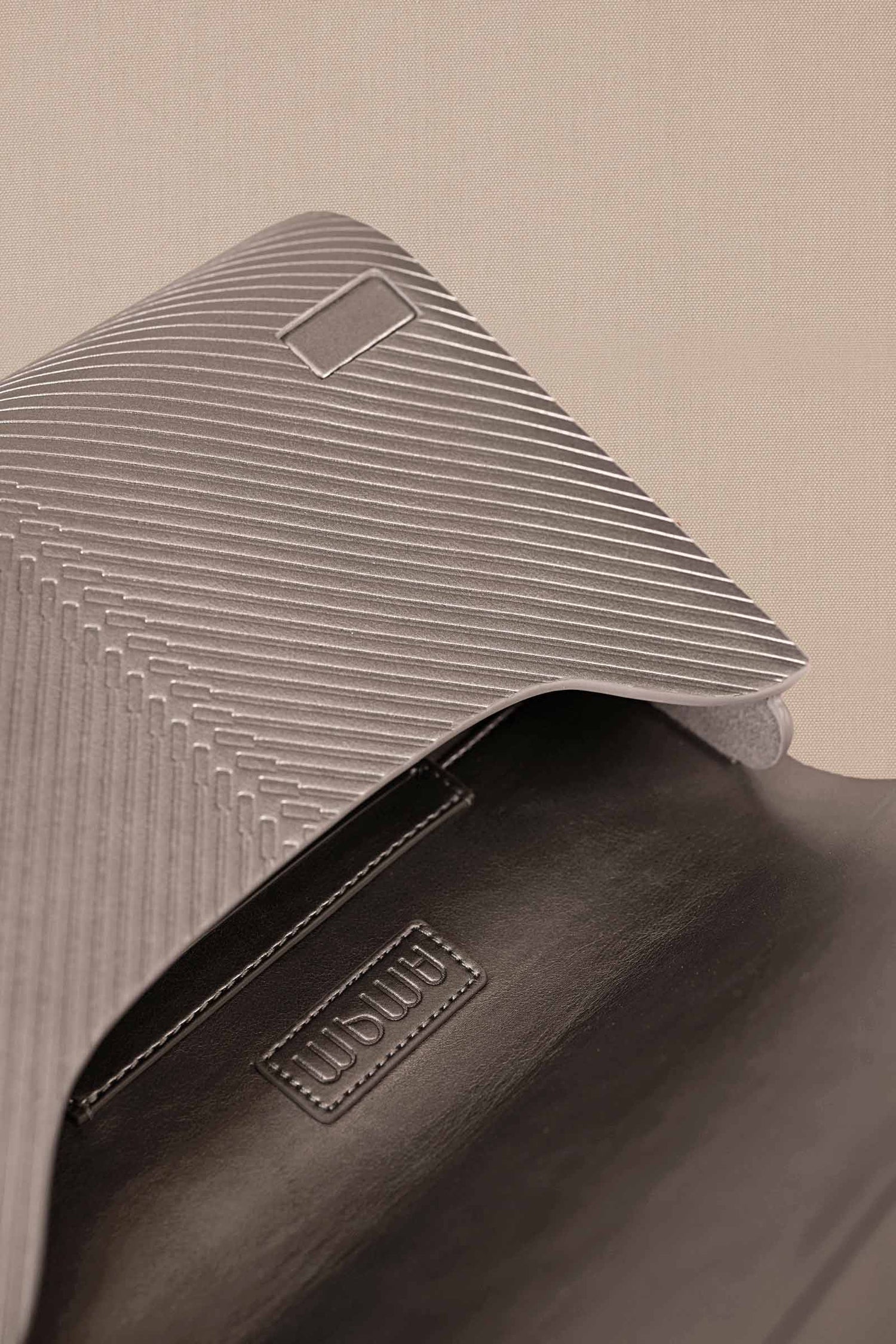 Faux Leather Zehra Clutch – Metallics