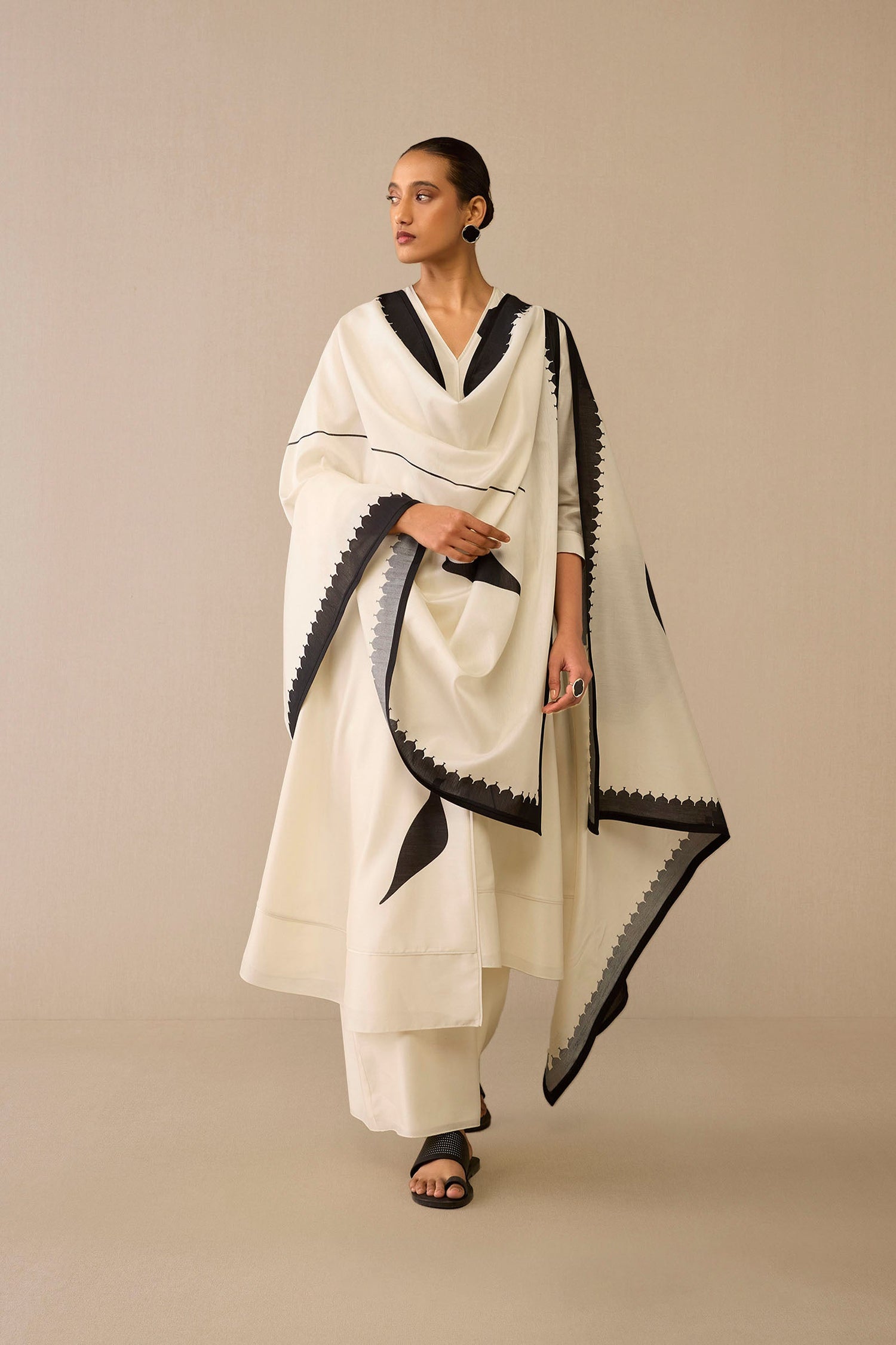 Chanderi Dilruba Kurta Set – Ivory