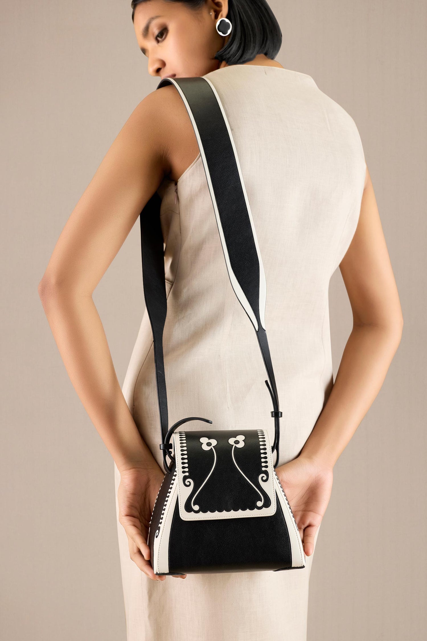 Leather Marham Bucket Bag – Black