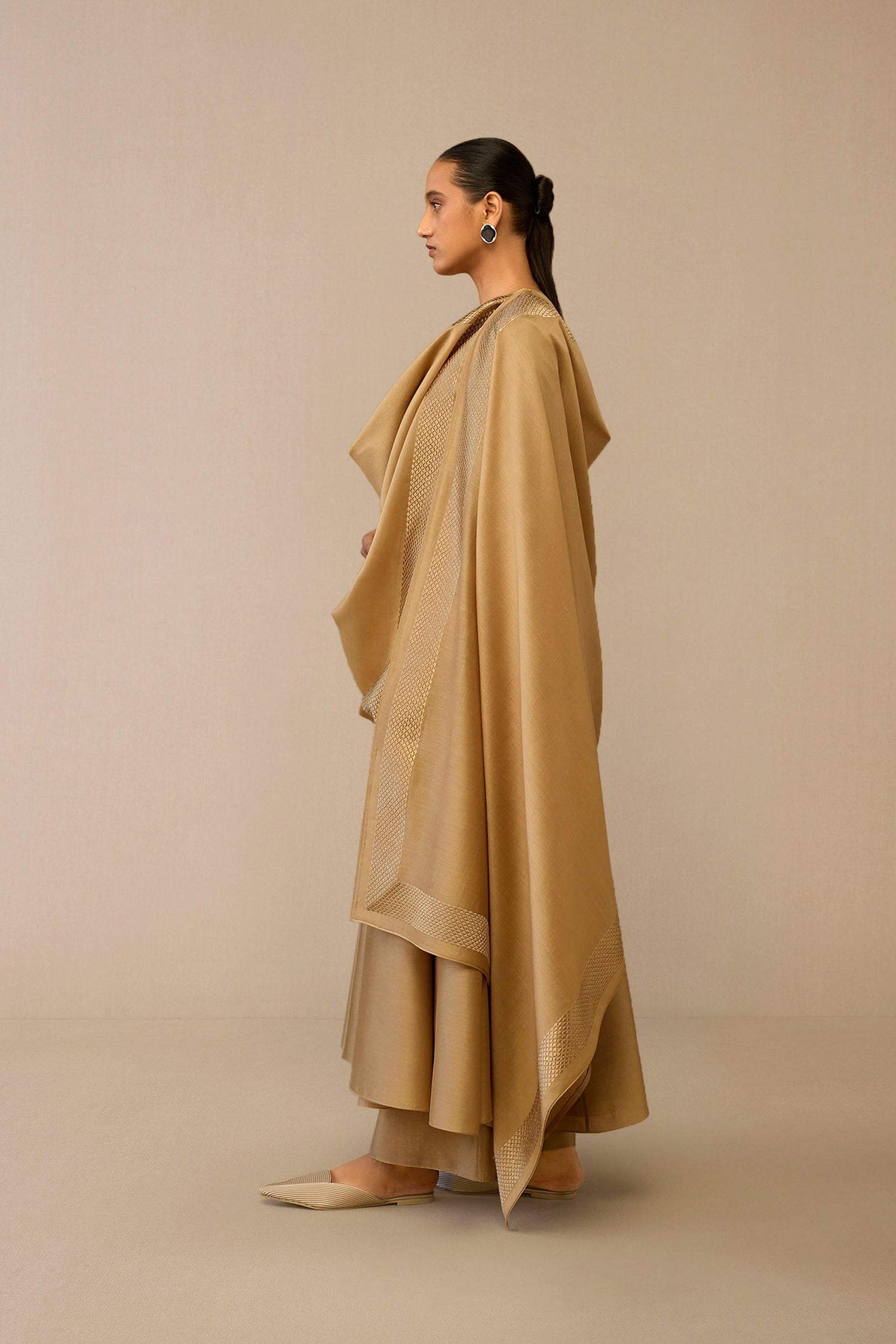Chanderi Dilana Kurta Set – Beige