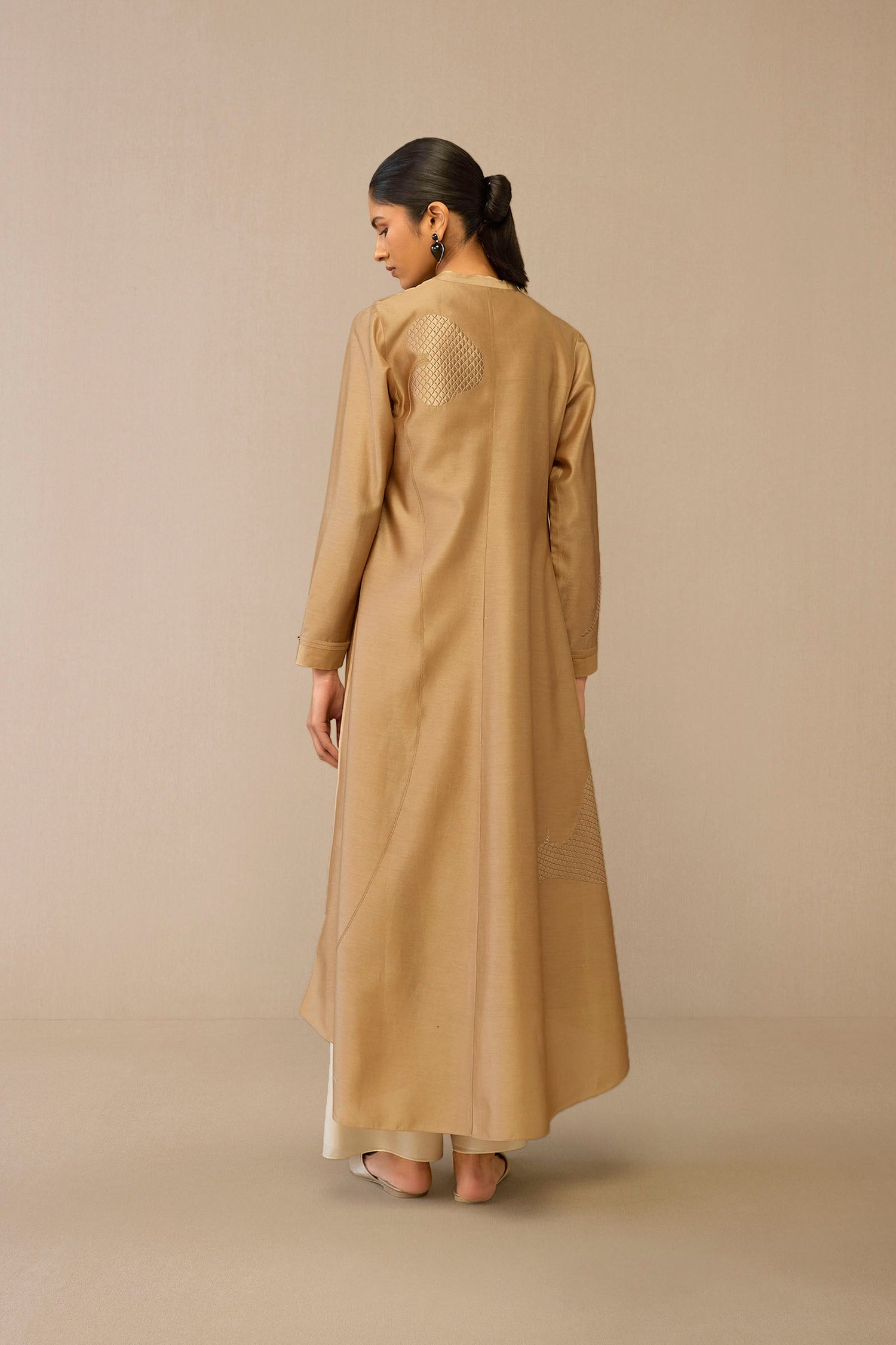 Chanderi Dilzan Abaya Set – Beige