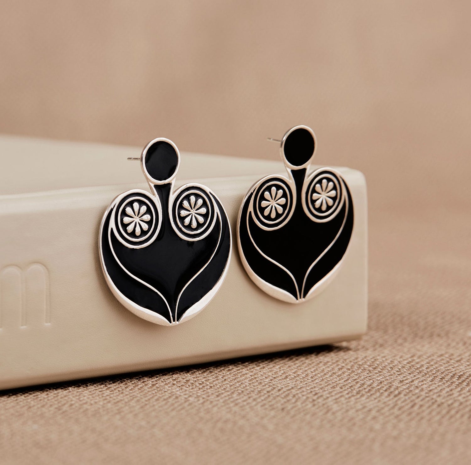 Fiona Earrings - Black