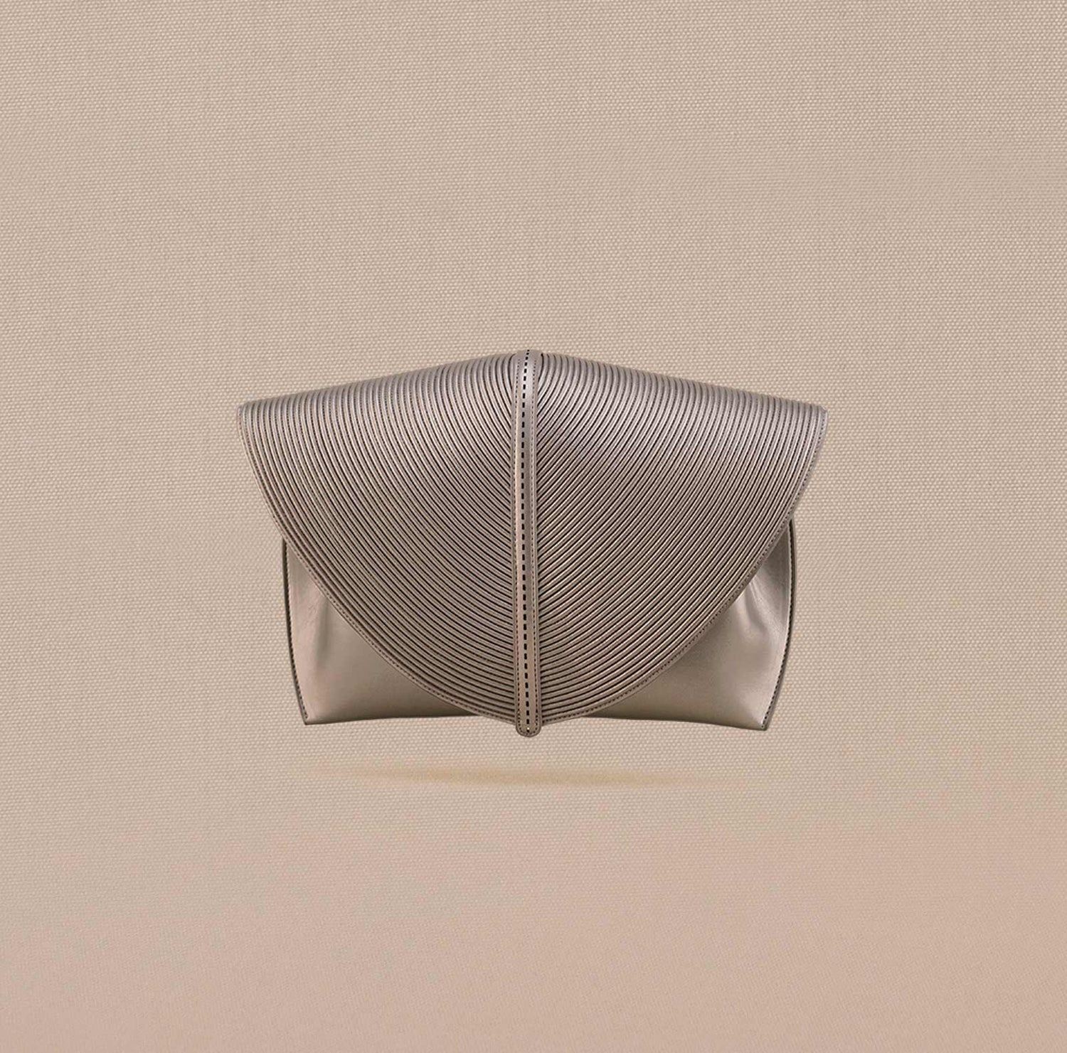 Myah Clutch - Metallic Toosh