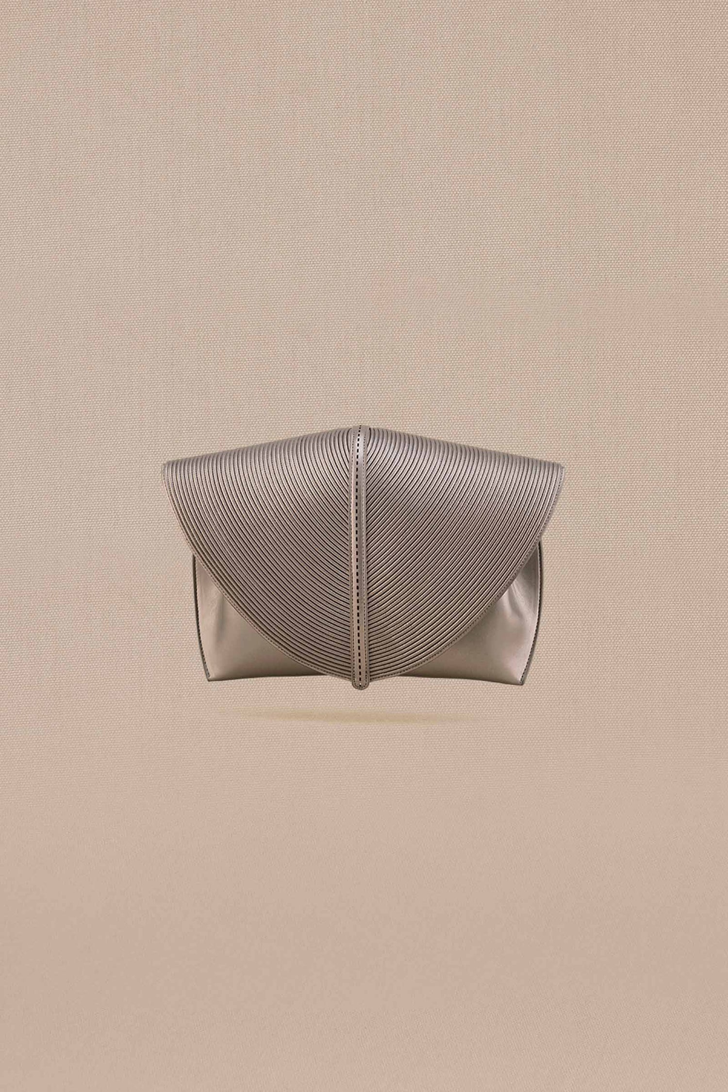 Myah Clutch - Metallic Toosh