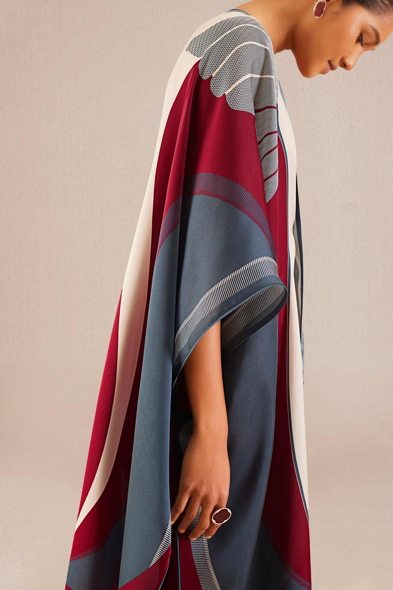 Idaya Cape Set - Wine