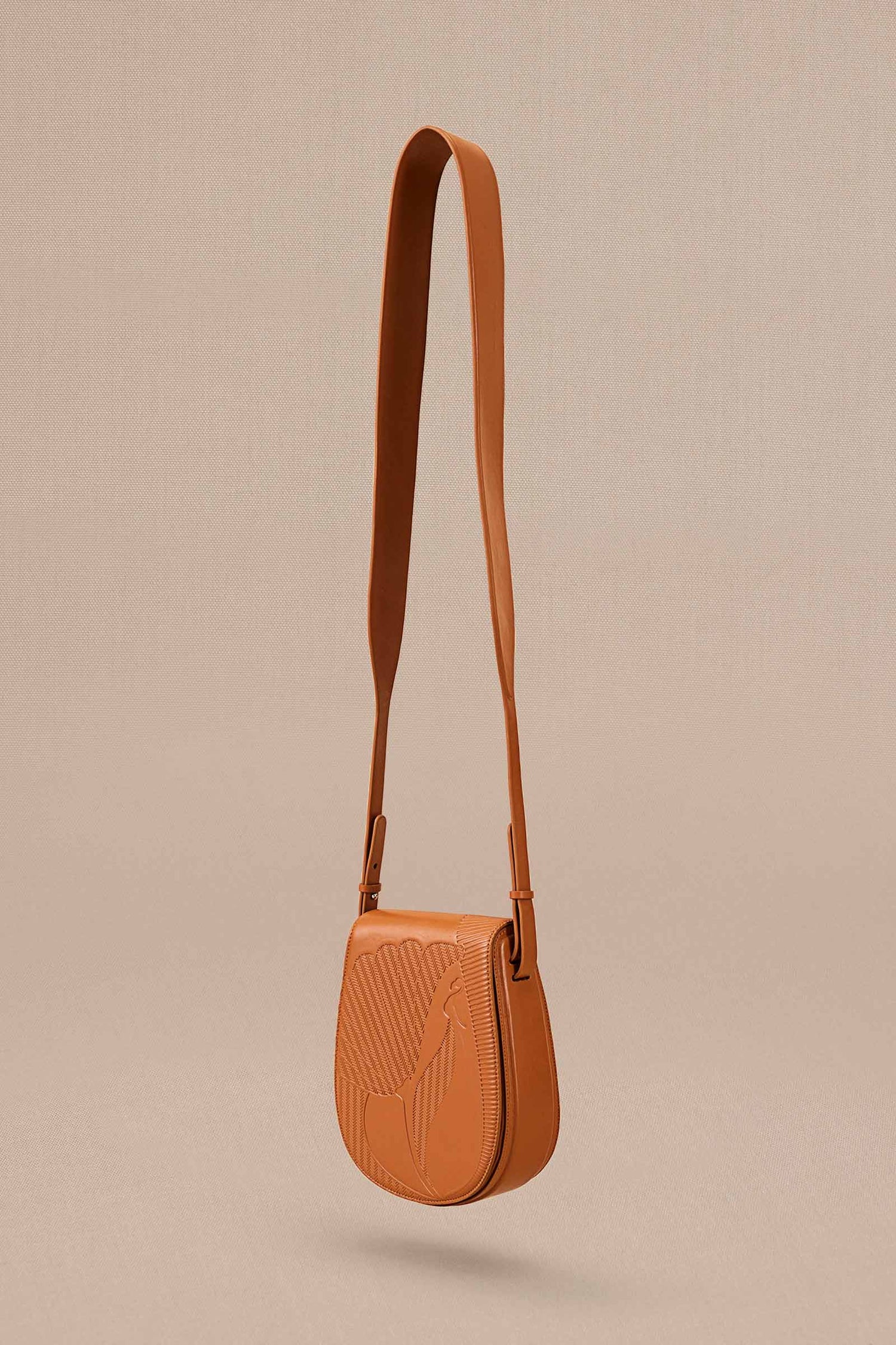 Zyna Sling Bag - Tan