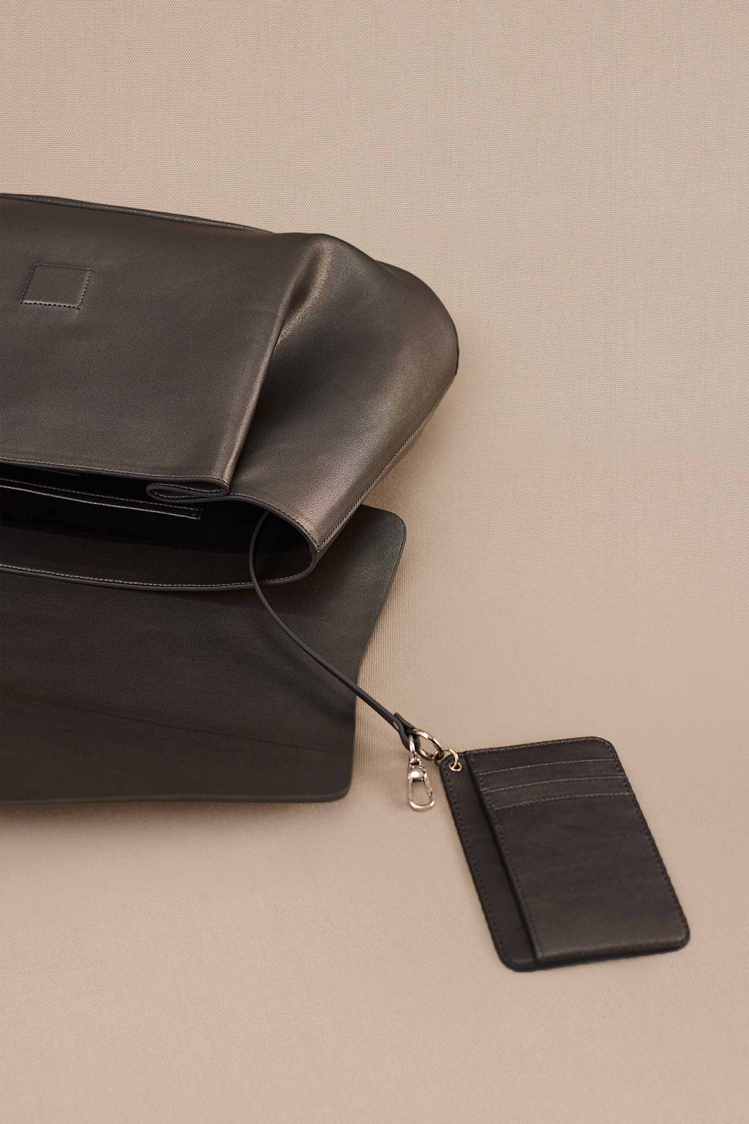 Aniyah Oversized Clutch - Gunmetal